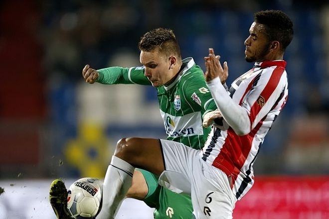 而科比则以 而科比则以