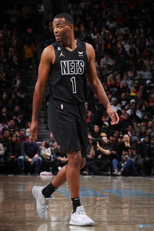 拜仁战法兰克福预热海报：萨内、基米希、马尔穆什出镜