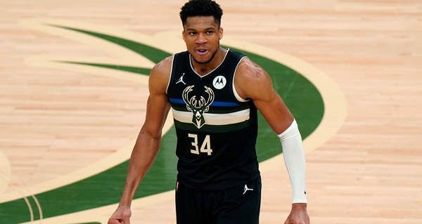 跟队：切尔西仍在拖延西蒙斯的交易，这为热刺打开了大门