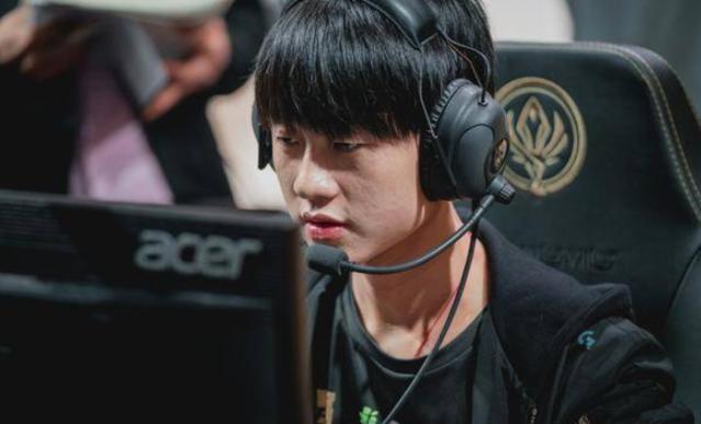 反复攻击同 反复攻击同