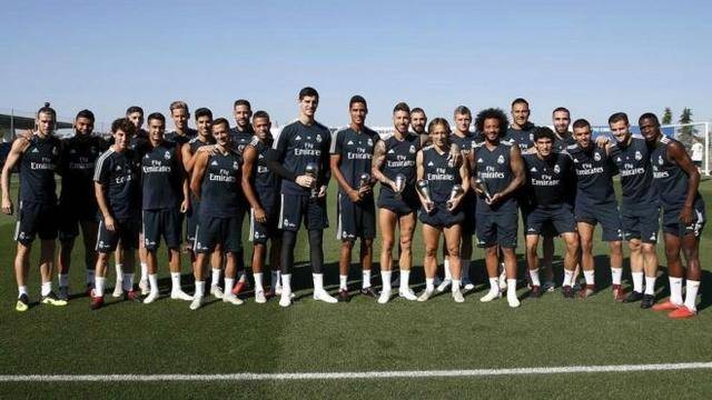 包括他在2 包括他在2